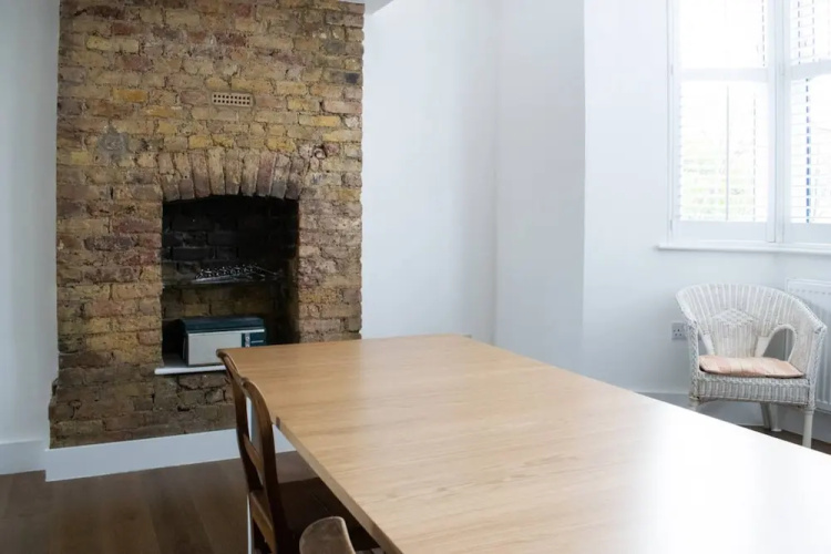 Modern 1 Bed 2-storey Flat in Clapton