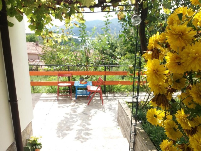 Standard Triple room with garden view