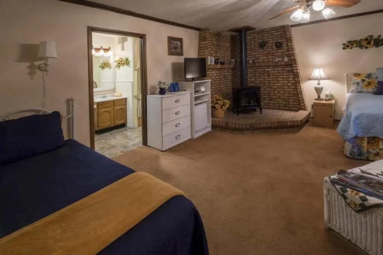 Canyon Colors Bed  Breakfast