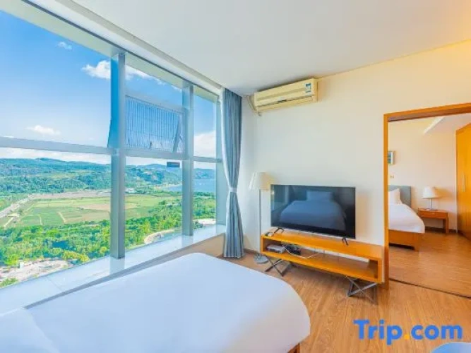 Triple Family Suite with view