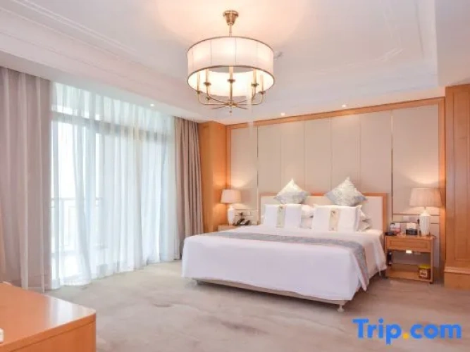 1 Bedroom Suite with lake view
