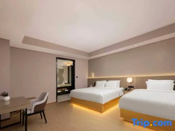 Deluxe Family Suite with view