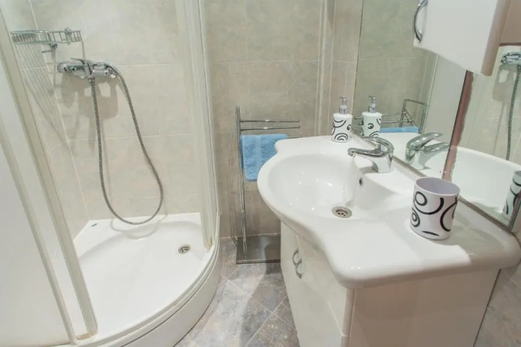 1 Bedroom Apartment with balcony and with sea view