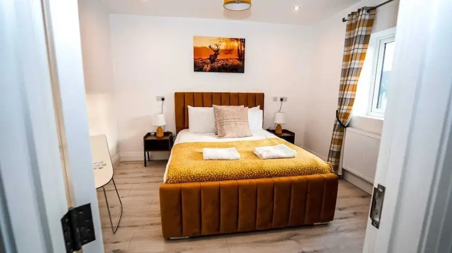 4 Bedrooms Luxury Cottage