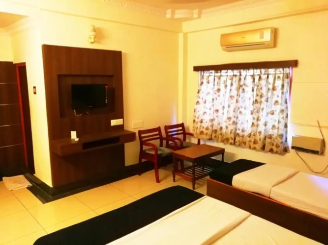 Standard Triple room
