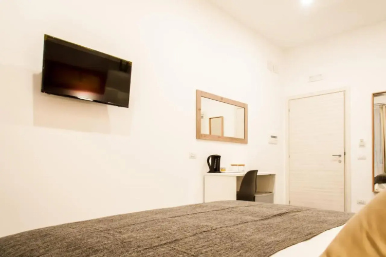 Demi Rooms