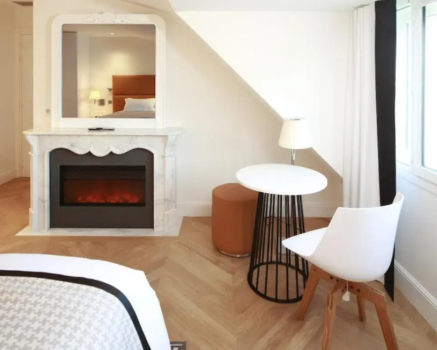 Hotel R De Paris