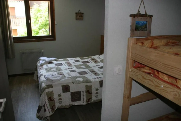 Standard Family room with mountain view