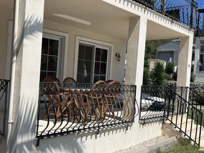 Stunning Spacious Poolside 2-bed Apt in Ovaçik