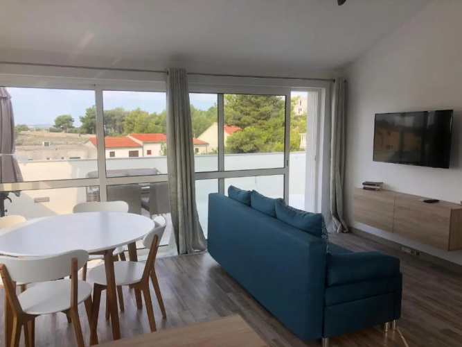 Ideal Holiday Apartment 2