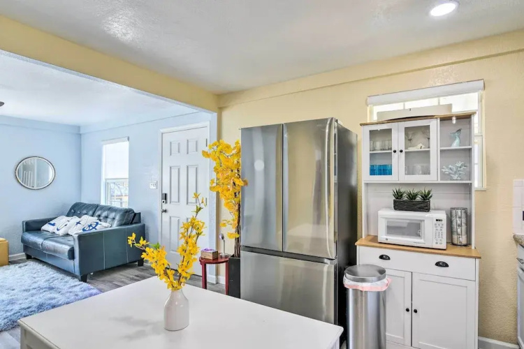 Galveston Retreat w/ Backyard & Patio!