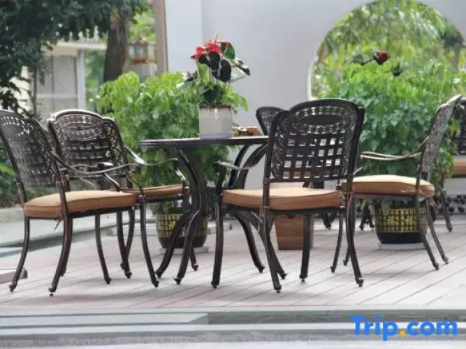 Monian Inn