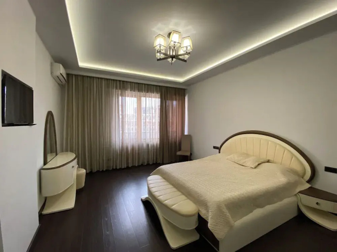 Apartment by Luxe Group TT666