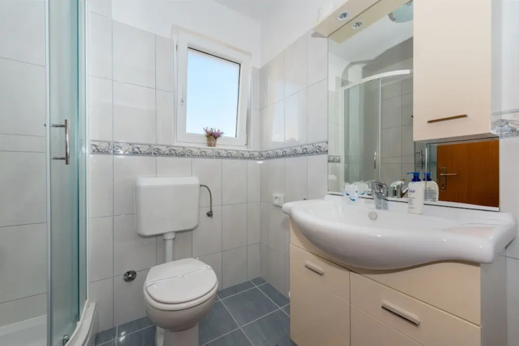 Apartment Ante
