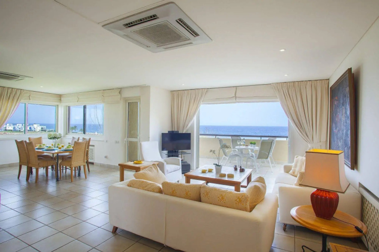 Alia Seafront Suite