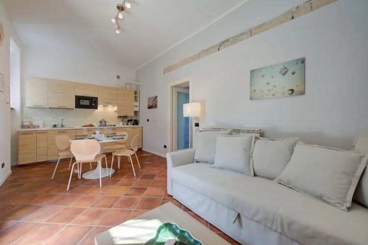 1 Bedroom Apartment with lake view