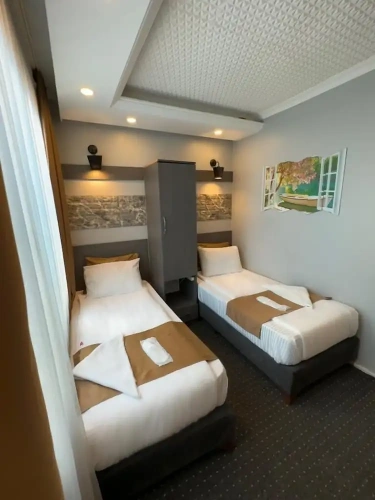 Classic Twin room with city view