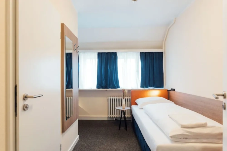 Standard Single room with garden view