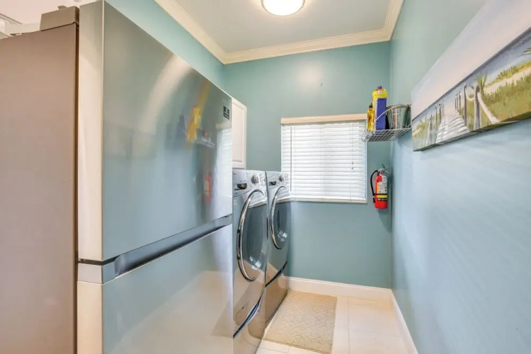 Canal Access & Pool: Lighthouse Point Getaway!