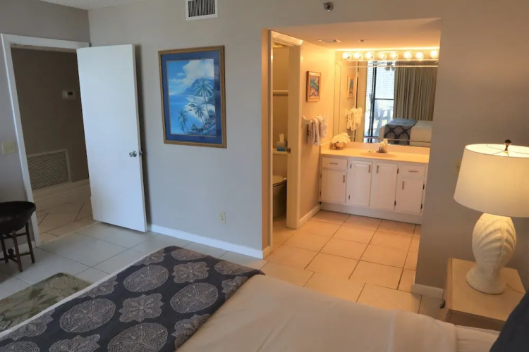 473 Mainsail 2 Bedroom Condo by RedAwning