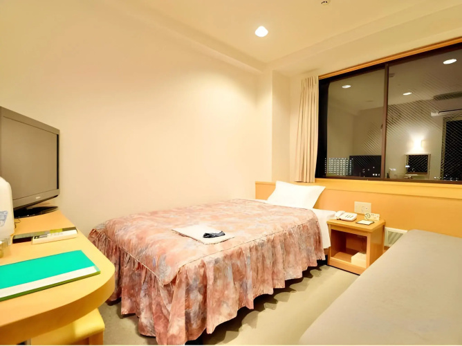 HiroshimaEkimae Universal Hotel ShikansenguchiMigi