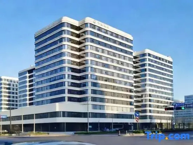 JunCeng City Hotel