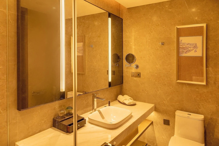 Datong Xinyu Crown Hotel