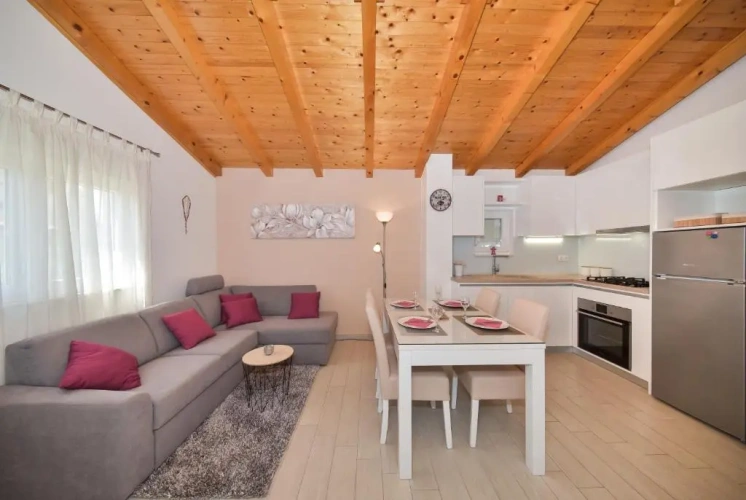 Apartment with garden view