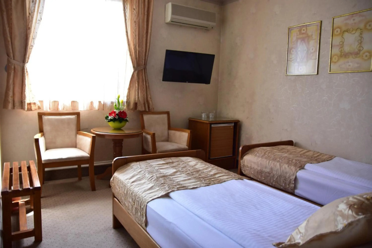 Hotel Lav