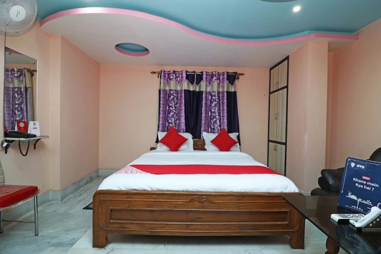 OYO 16627 Xpress Inn