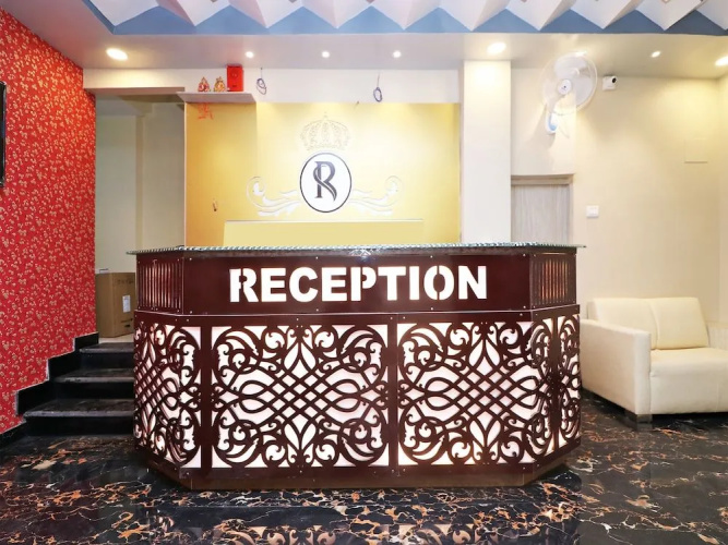 OYO 13579 Hotel Royal Crowne