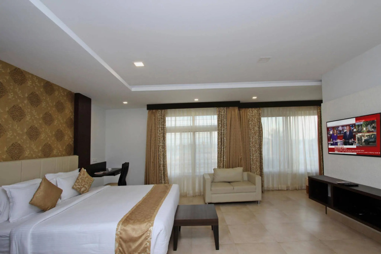 Fab Ni Ambaari Suites