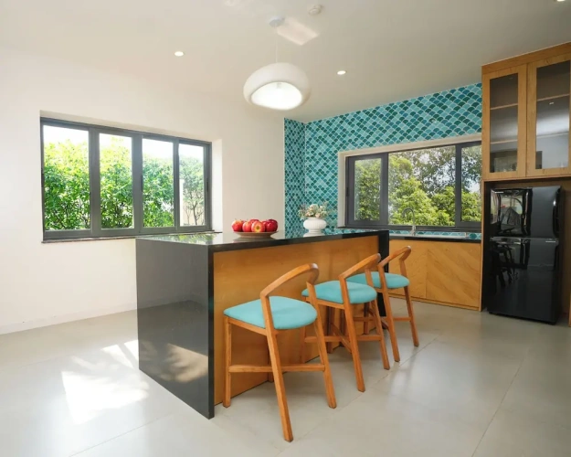 4 Bedrooms Villa beachfront