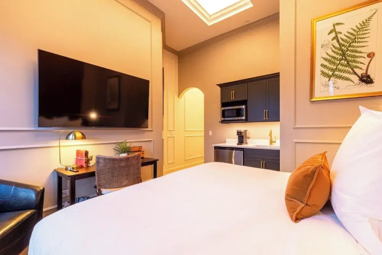 Sinclair Suites