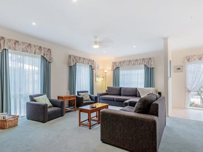 3 Bedrooms Cottage
