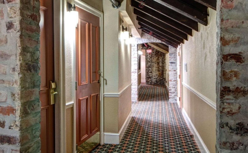 Saint James Hotel photo 17