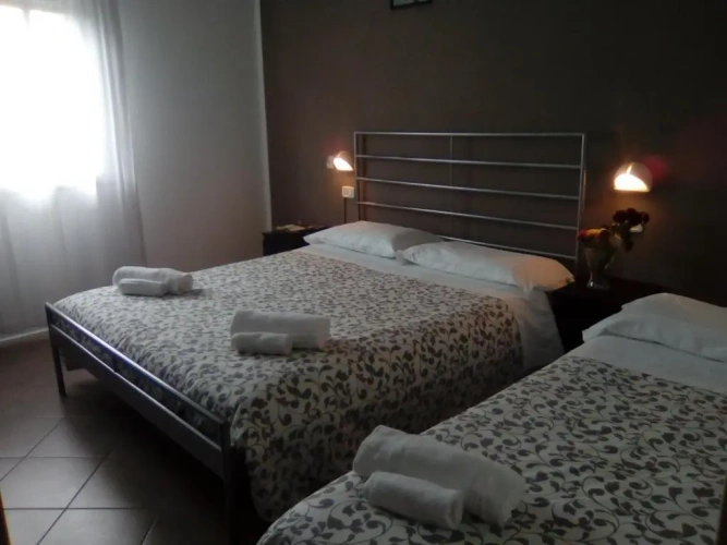 Standard Triple room