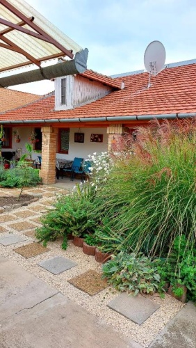 3 Bedrooms Single Apartment