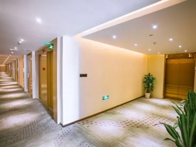 Xinli Hotel Tongxiang