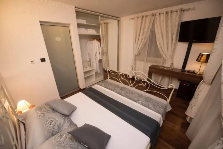 Impeccable 1-bed Apartment in Center of Split