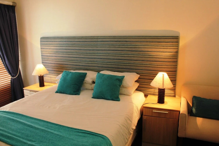 12 Calypso Mansion Self catering