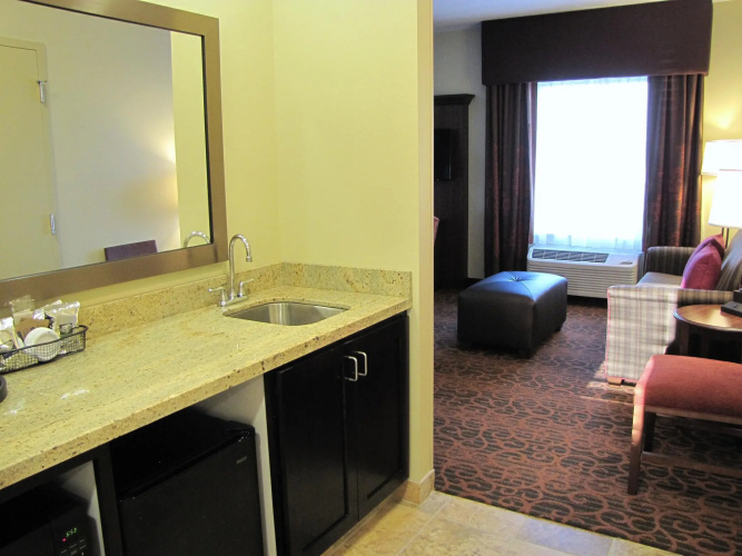 Hampton Inn & Suites Jamestown, ND