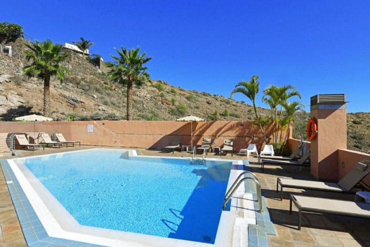 2 Bedrooms Villa