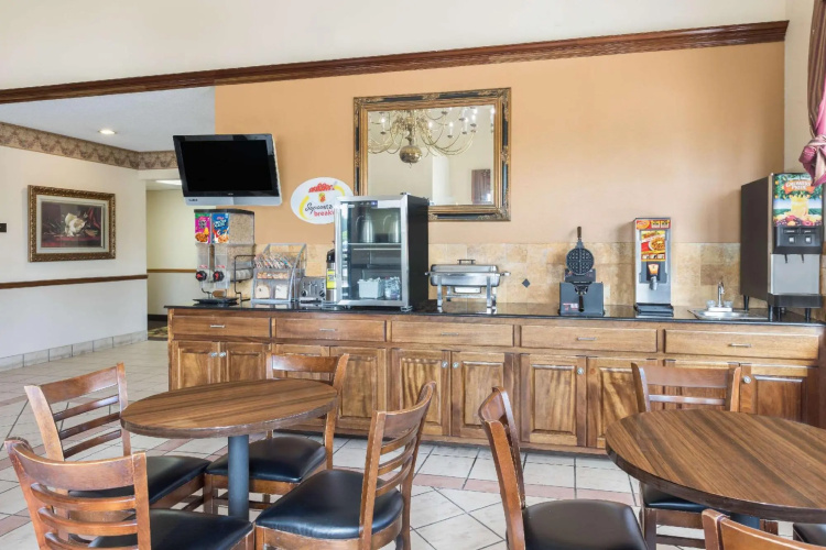 Super 8 Motel Duson Lafayette West Area