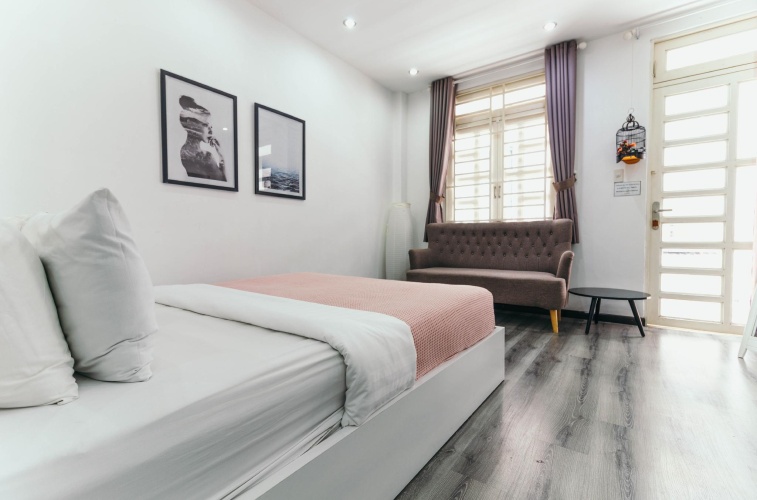 Deluxe room with balcony and with city view
