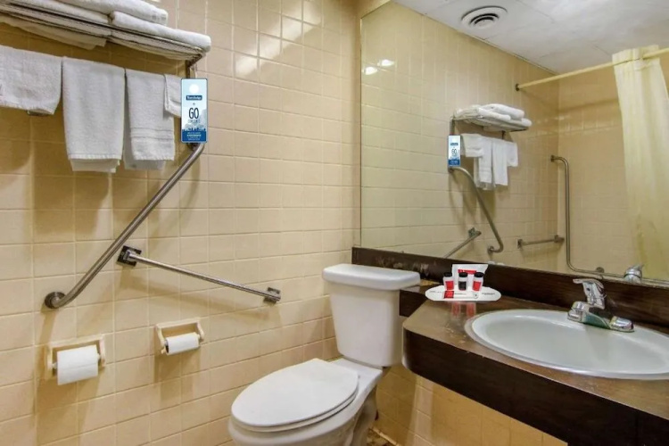 Travelodge by Wyndham Forsyth