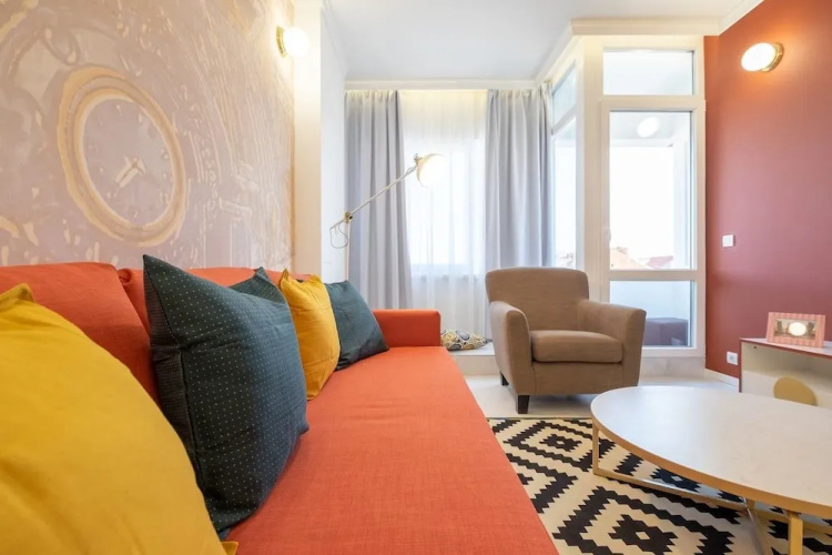 FM Luxury 3-BDR Apartment - Splendid Shapes