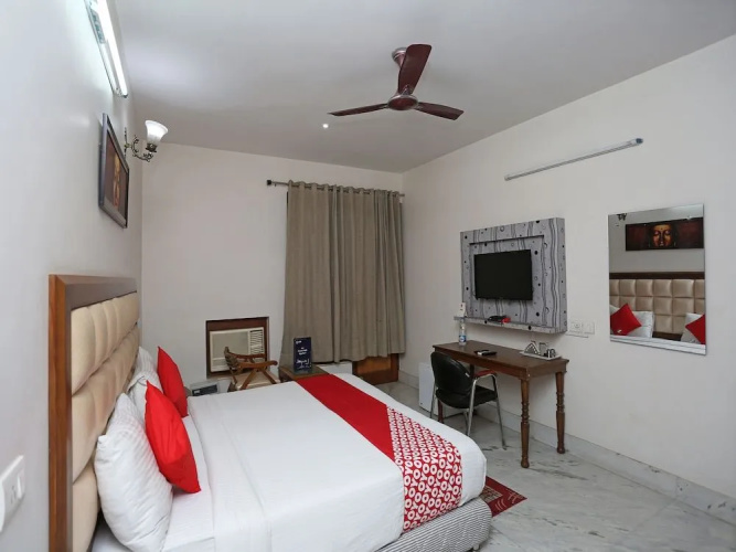OYO 14445 Cyber Inn