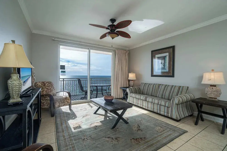 Beachfront Haven 2 BDR Kid-friendly Resort!