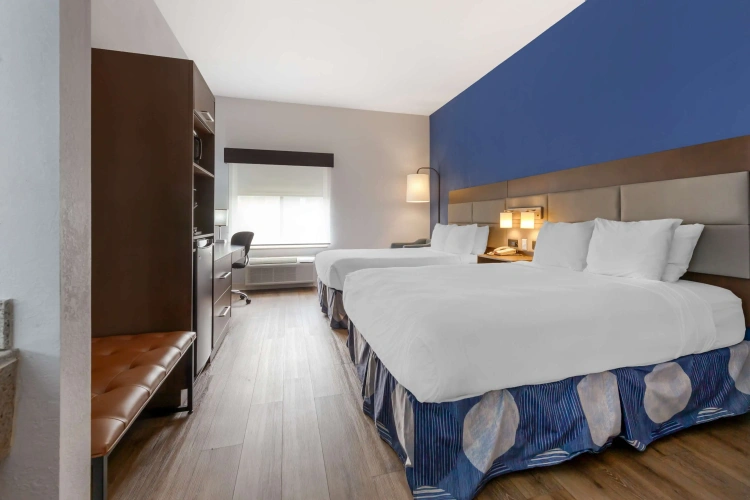 Standard Quadruple room